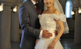 52岁牛莉疑宣布离婚,28年婚姻生活引发热议